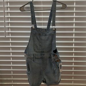 Short overalls